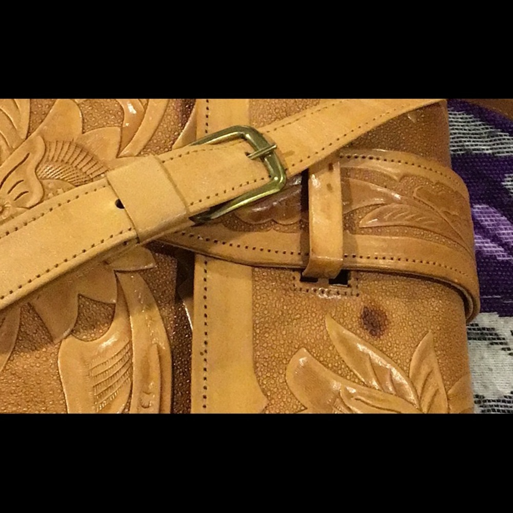 Vintage Hand Tooled Shoulder Bag Purse - Picture 12 of 16